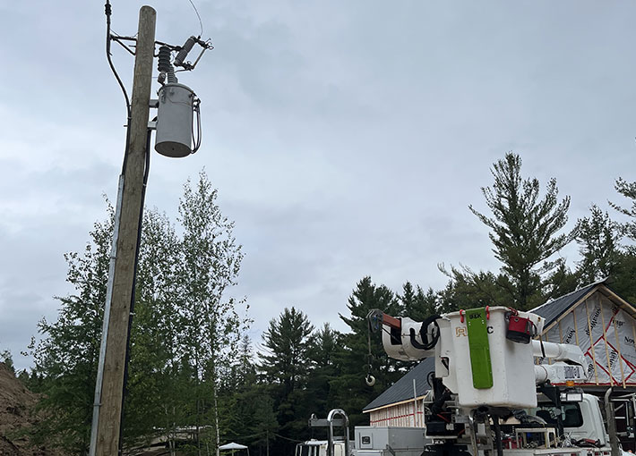 Électricien ligne électrique privée en Beauce.