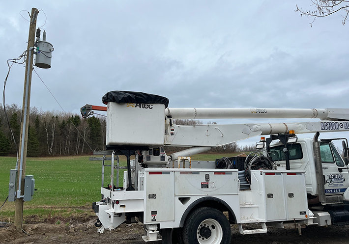 Action RL Electrique, vente et installation de poteaux.