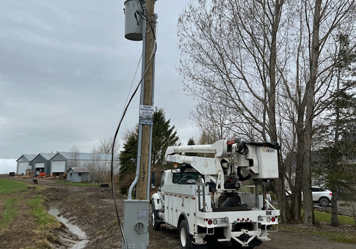 Action RL Electrique, vente et installation de poteaux.