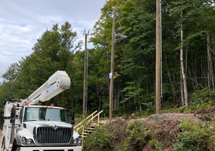 Action RL Electrique, vente et installation de poteaux.