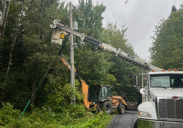 Action RL Electrique, vente et installation de poteaux.