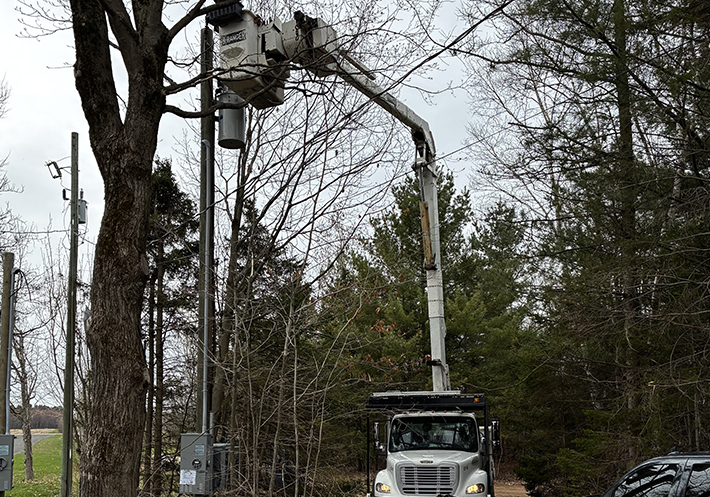 Action RL Electrique, vente et installation de poteaux.