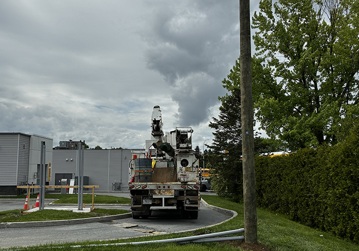Action RL Electrique, vente et installation de poteaux.